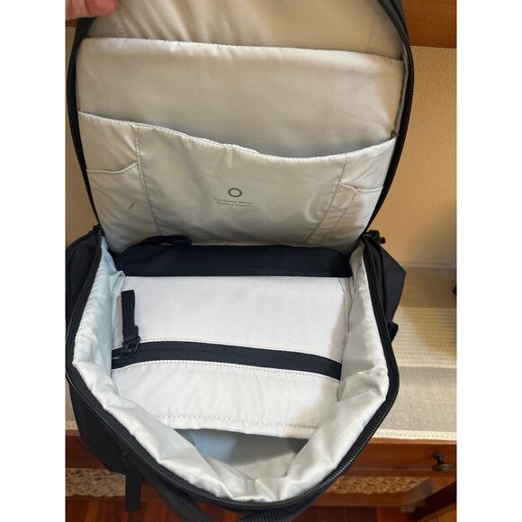 Urth Arkose Camera Backpack Set in Black Onyx 20L Laptop compatible main image 9